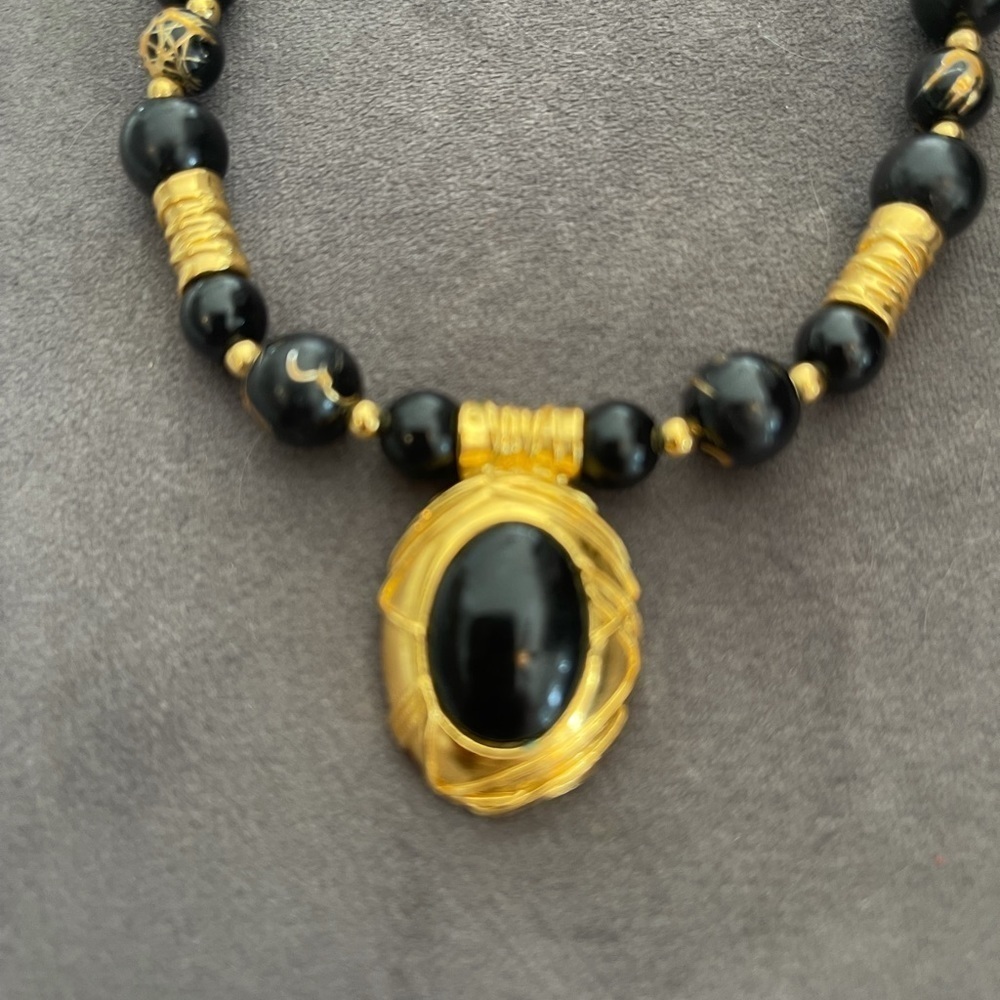 VINTAGE LCI LIZ CLAIBORNE Signed Black/Gold Necklace - Picture 2 of 3